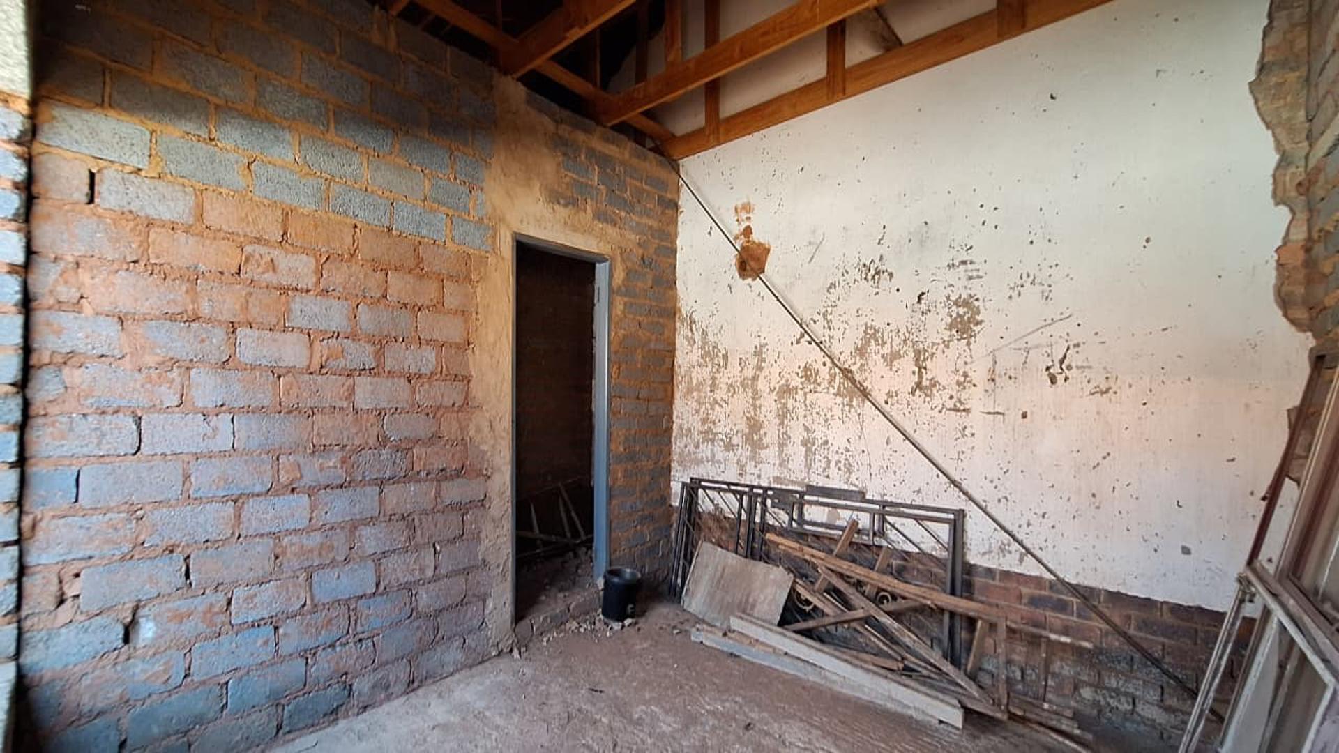 Spaces - 3 square meters of property in Vosloorus