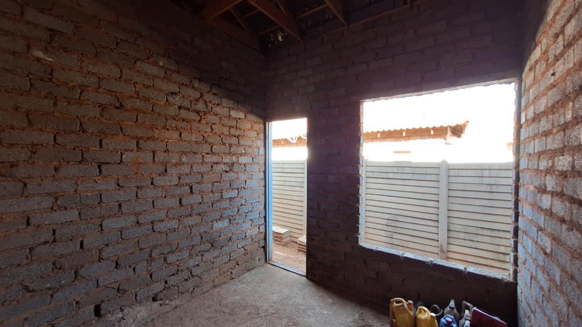 Spaces - 3 square meters of property in Vosloorus