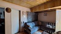 Lounges - 20 square meters of property in Vosloorus