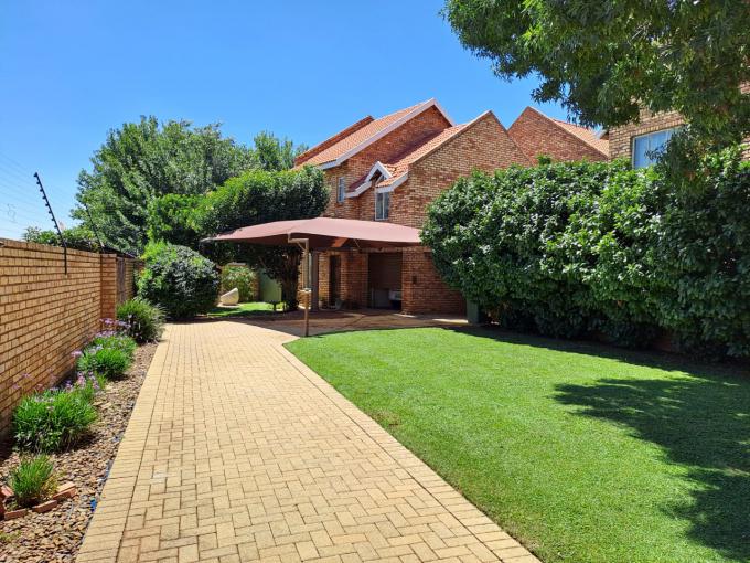 3 Bedroom Duplex for Sale For Sale in Baillie Park - MR712043