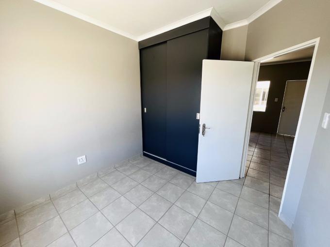 2 Bedroom Apartment for Sale For Sale in Van Der Hoff Park - MR712055