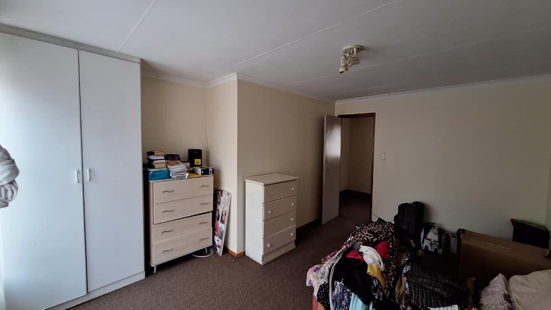 Bed Room 4 - 25 square meters of property in Ravenswood