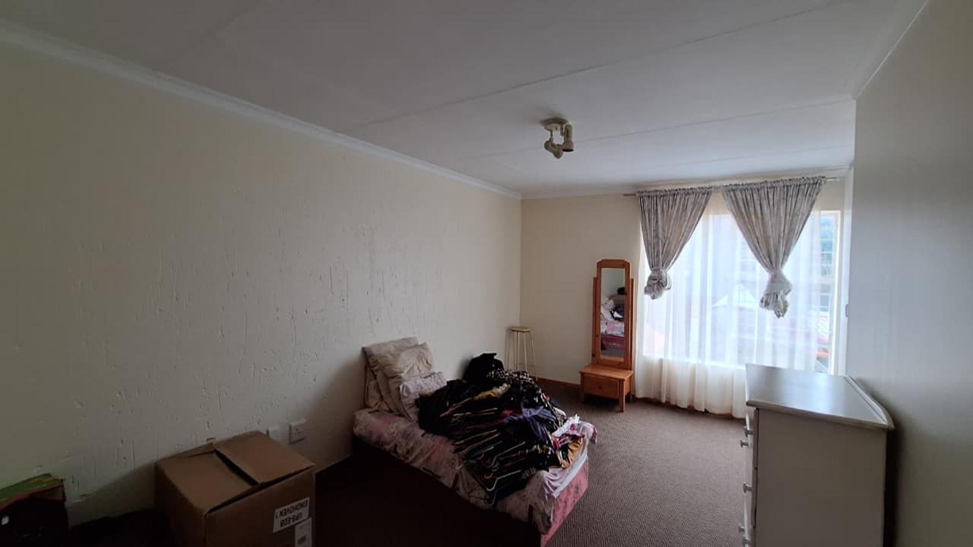 Bed Room 4 - 25 square meters of property in Ravenswood