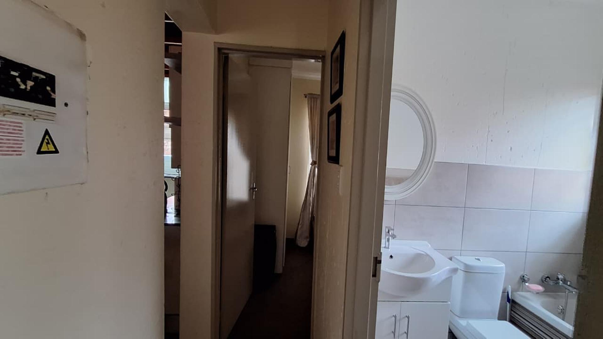 Spaces - 24 square meters of property in Ravenswood