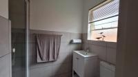 Main Bathroom - 4 square meters of property in Ravenswood