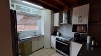 Kitchen - 13 square meters of property in Ravenswood