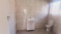 Bathroom 1 of property in La Hoff