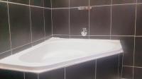 Bathroom 3+ of property in La Hoff