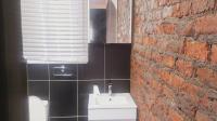 Bathroom 3+ of property in La Hoff