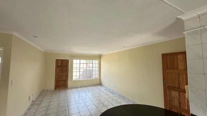 2 Bedroom Sectional Title for Sale For Sale in Eden Glen - MR712065