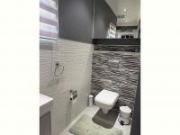  of property in Escombe 