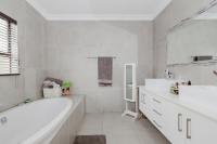  of property in Glen Marais