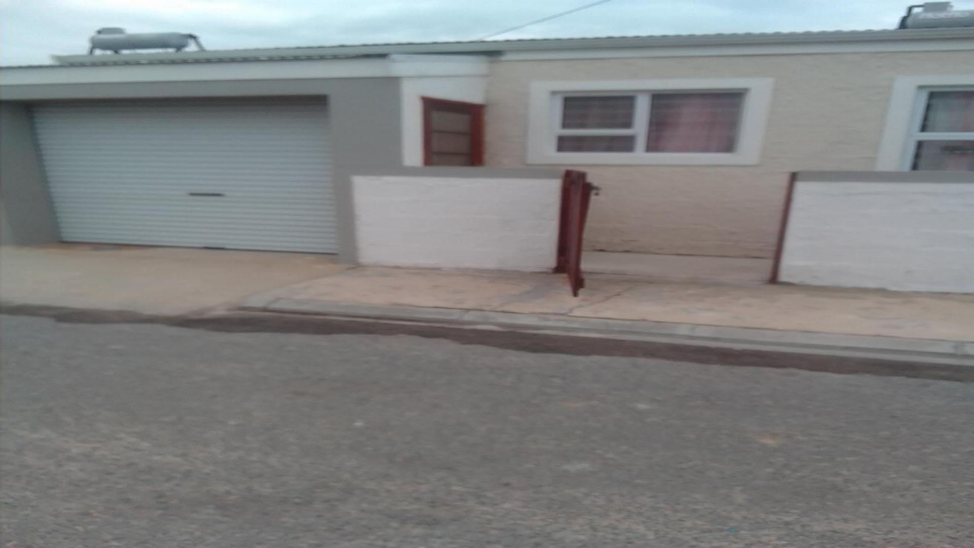 Front View of property in Struis Bay