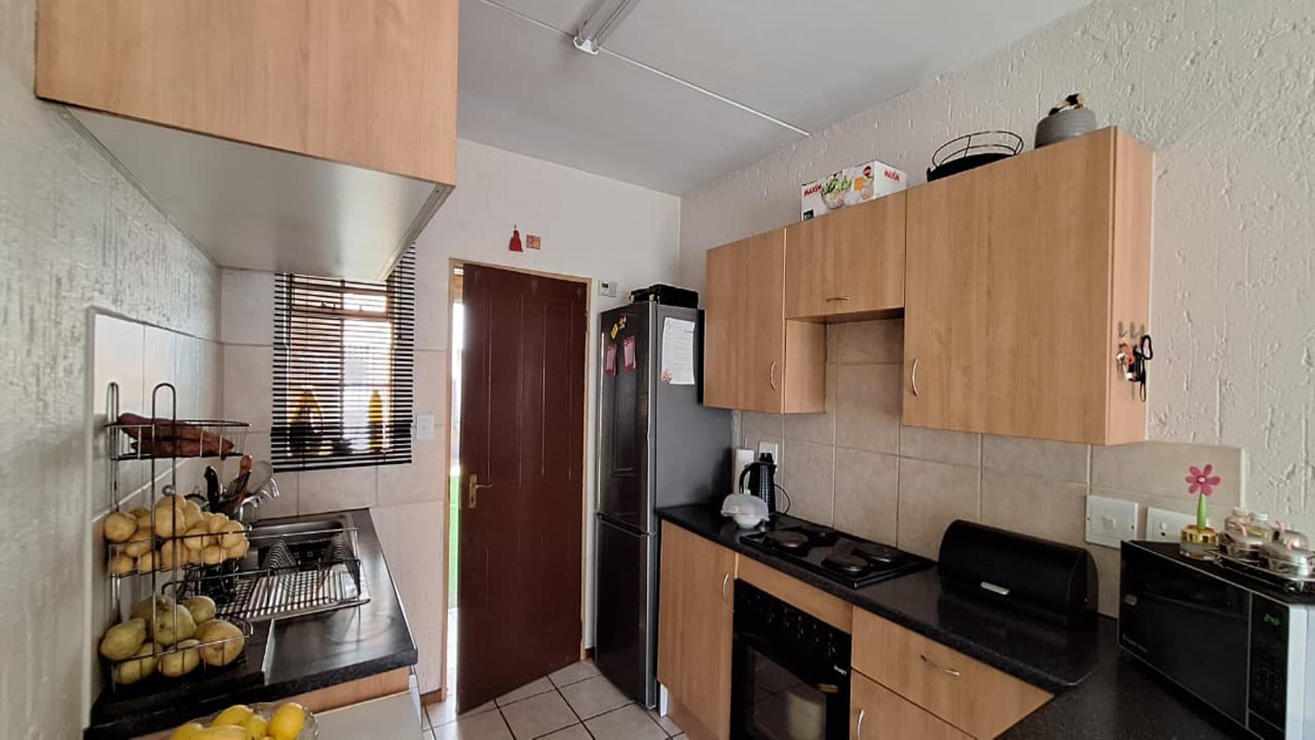 Kitchen - 9 square meters of property in Hughes