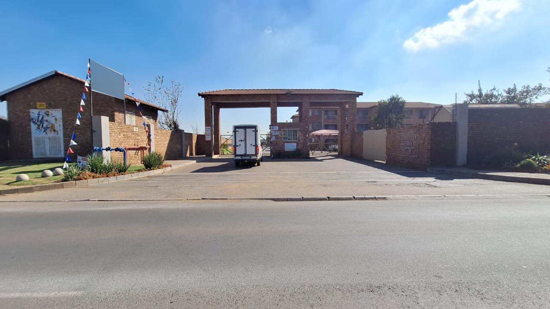 Front View of property in Hughes