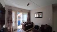 Lounges - 16 square meters of property in Hughes