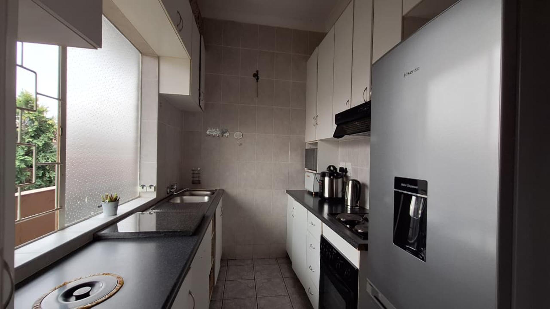 Kitchen - 8 square meters of property in Florida