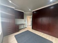  of property in Glenvista