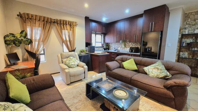 2 Bedroom Apartment for Sale For Sale in Sunnyrock - MR712122