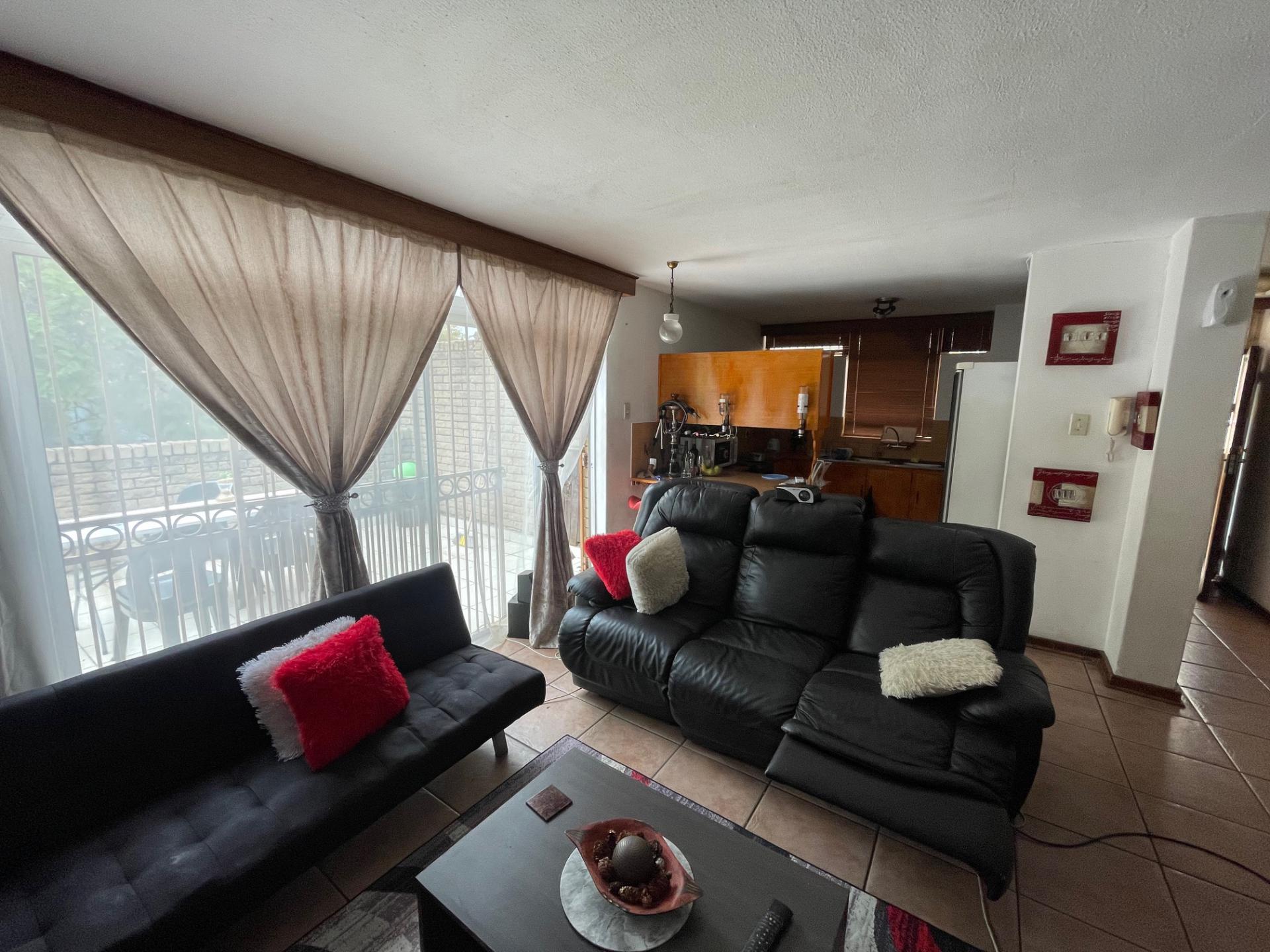  of property in Arcadia