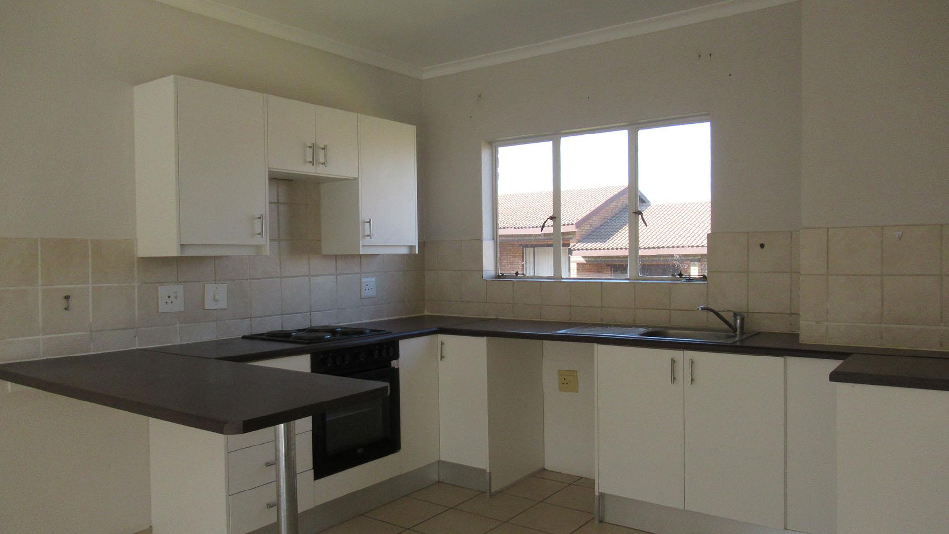 Kitchen - 9 square meters of property in Meredale