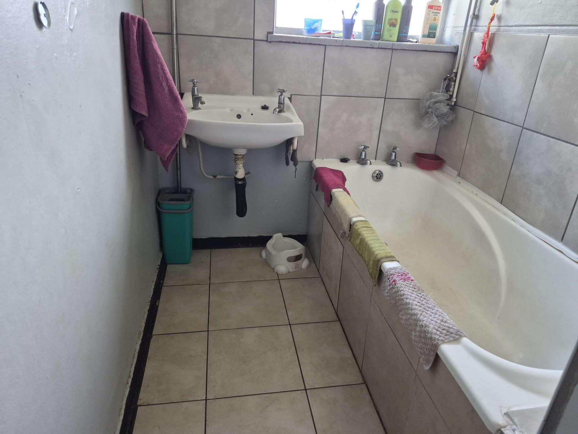  of property in Algoa Park