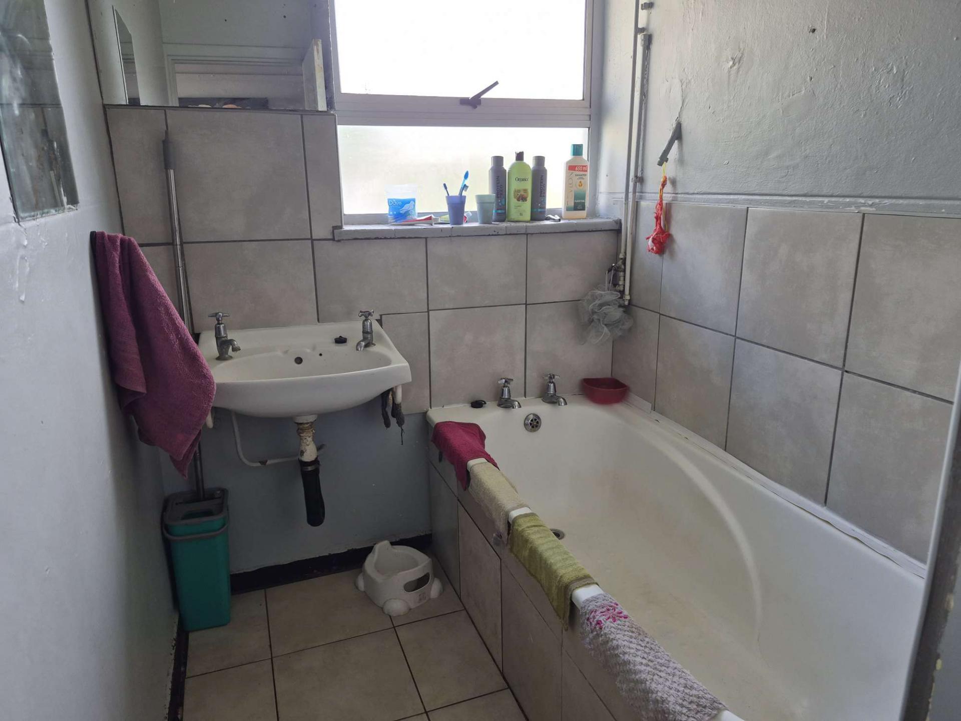  of property in Algoa Park