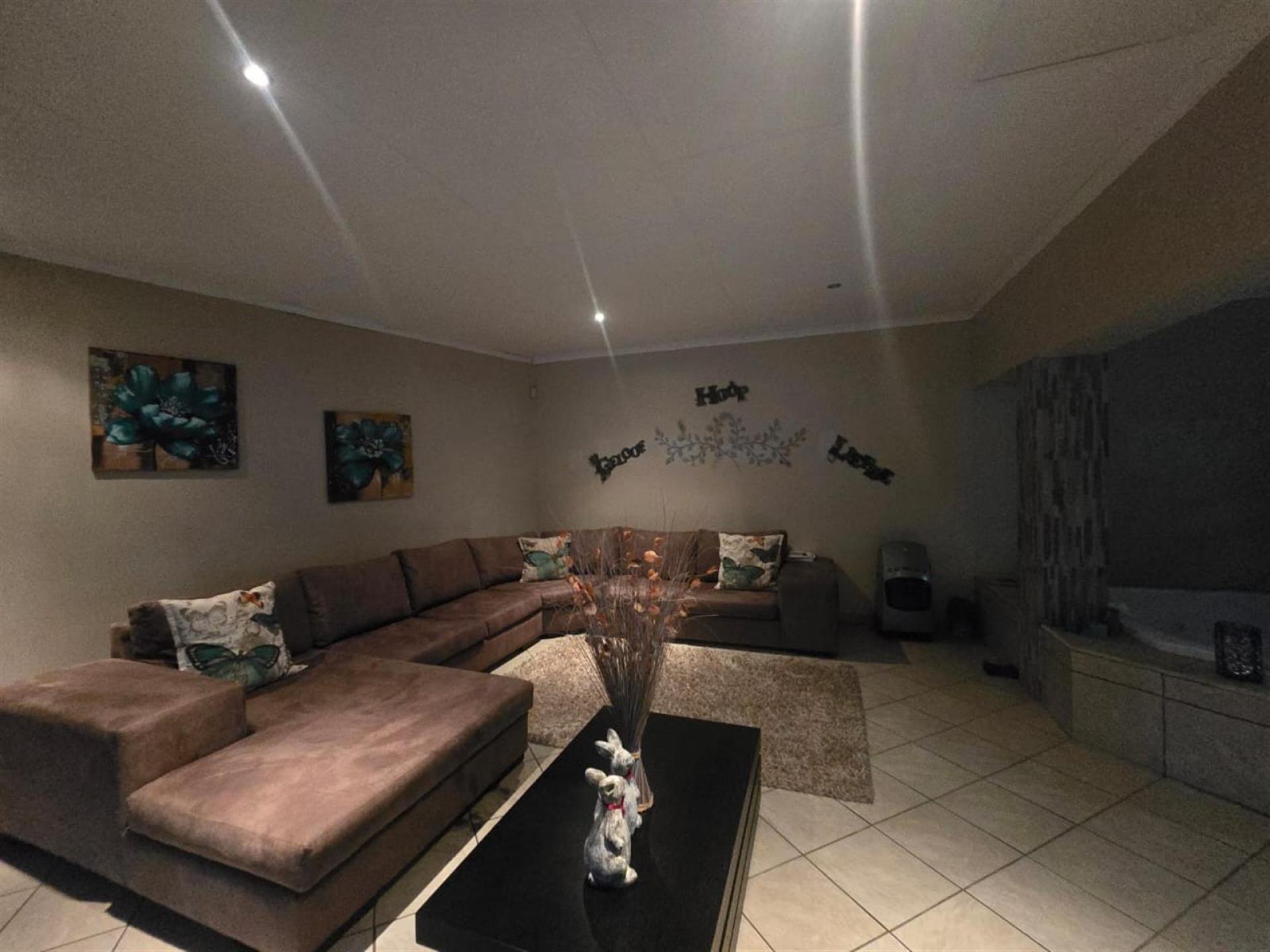  of property in Bendor