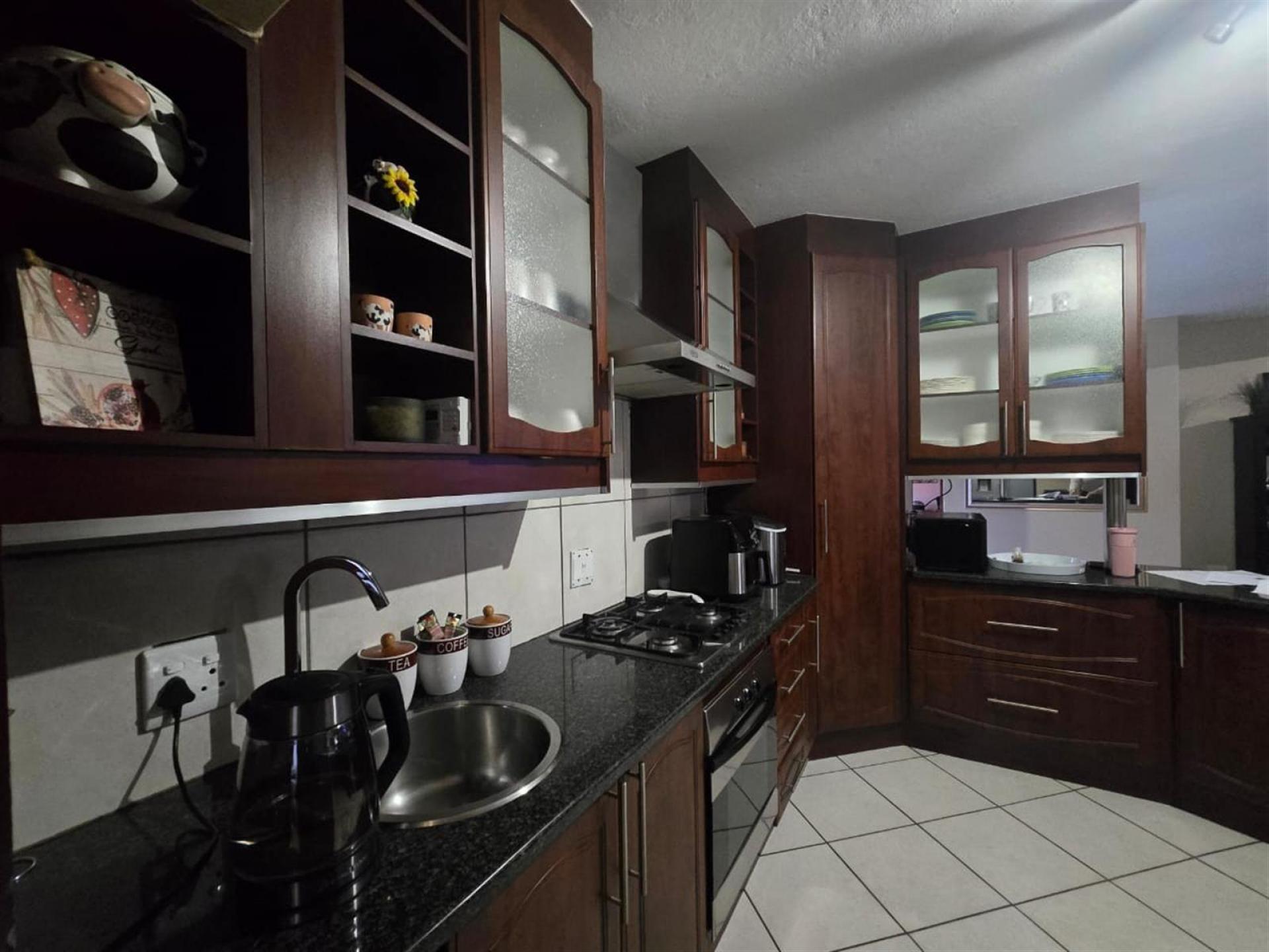  of property in Bendor