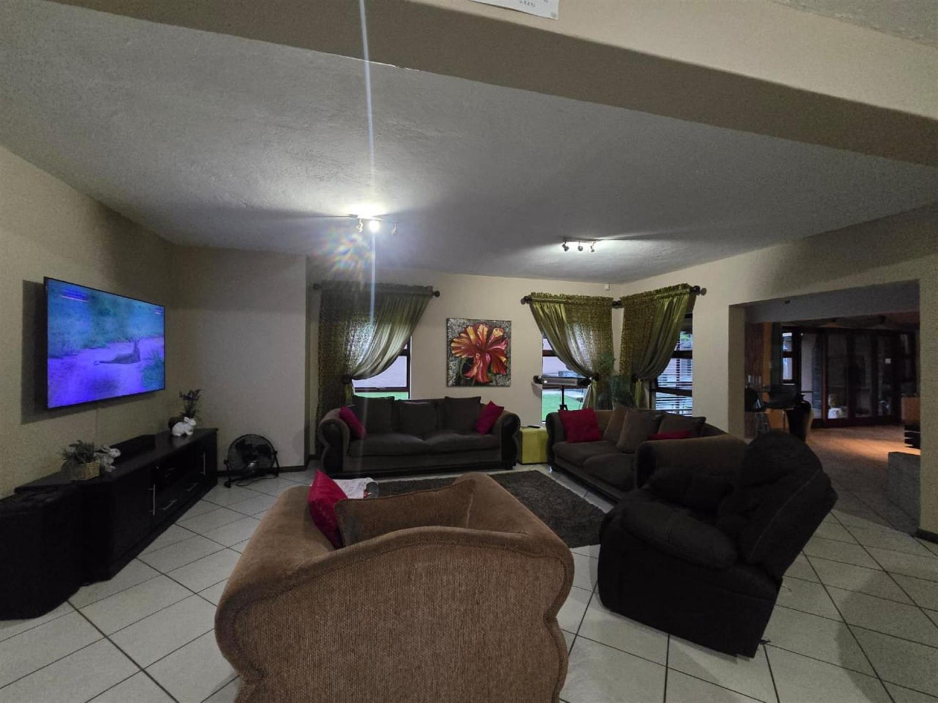  of property in Bendor