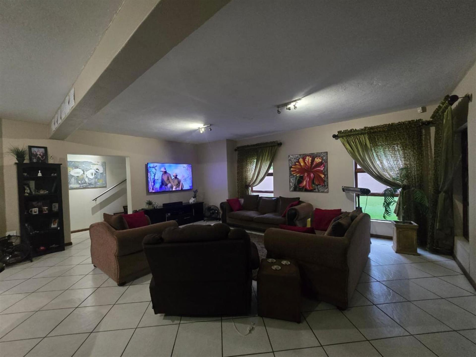  of property in Bendor