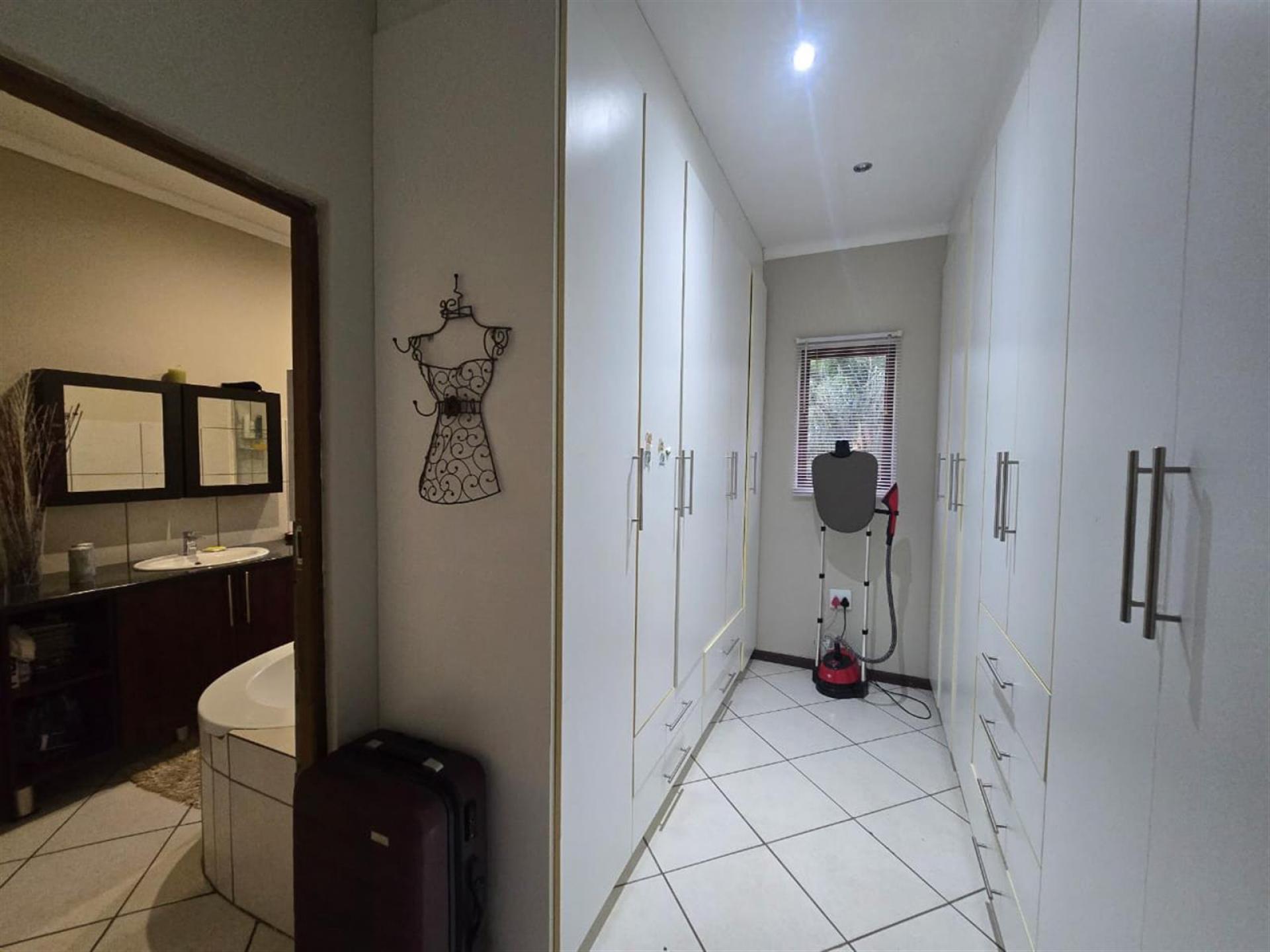  of property in Bendor