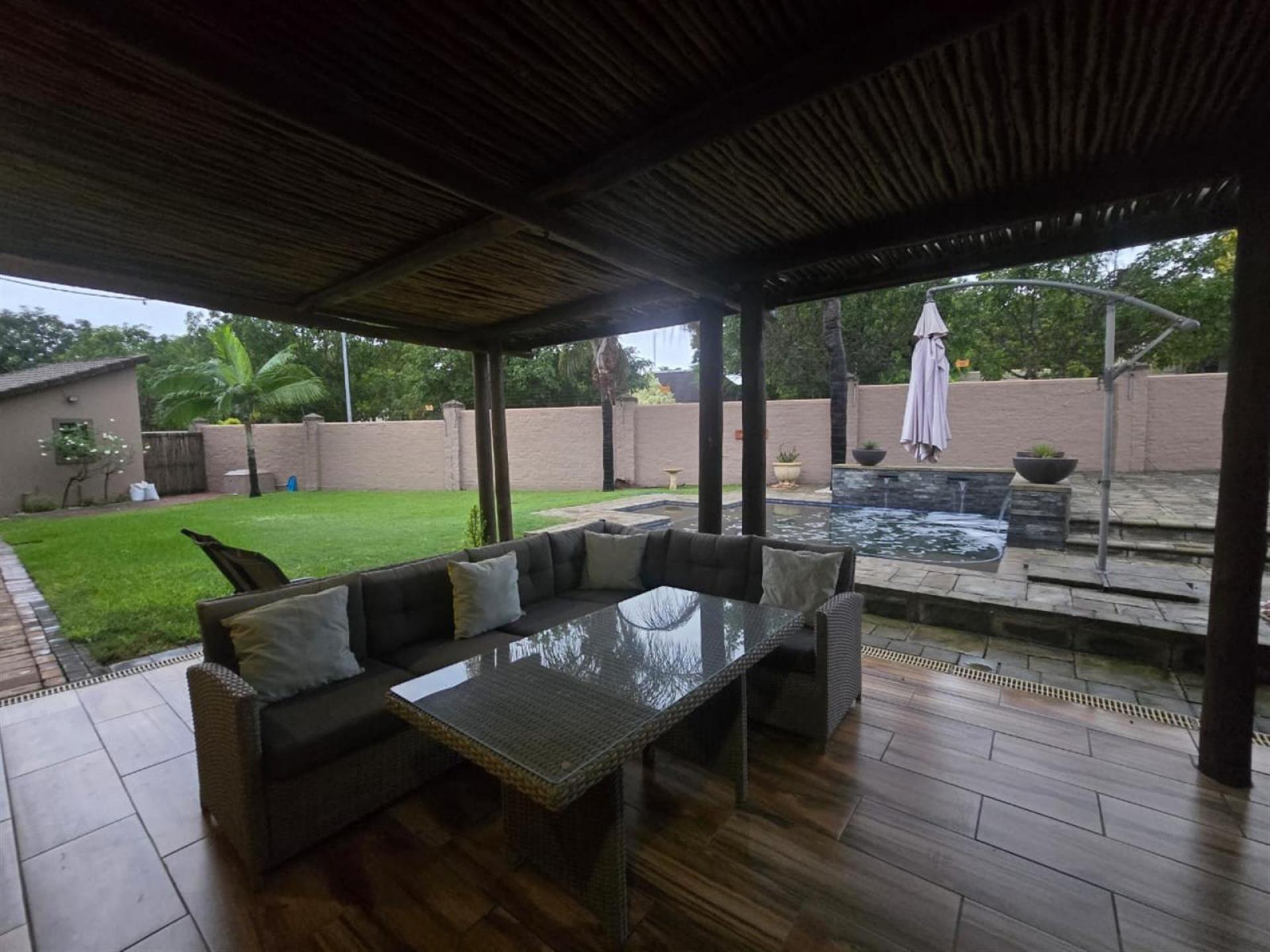  of property in Bendor