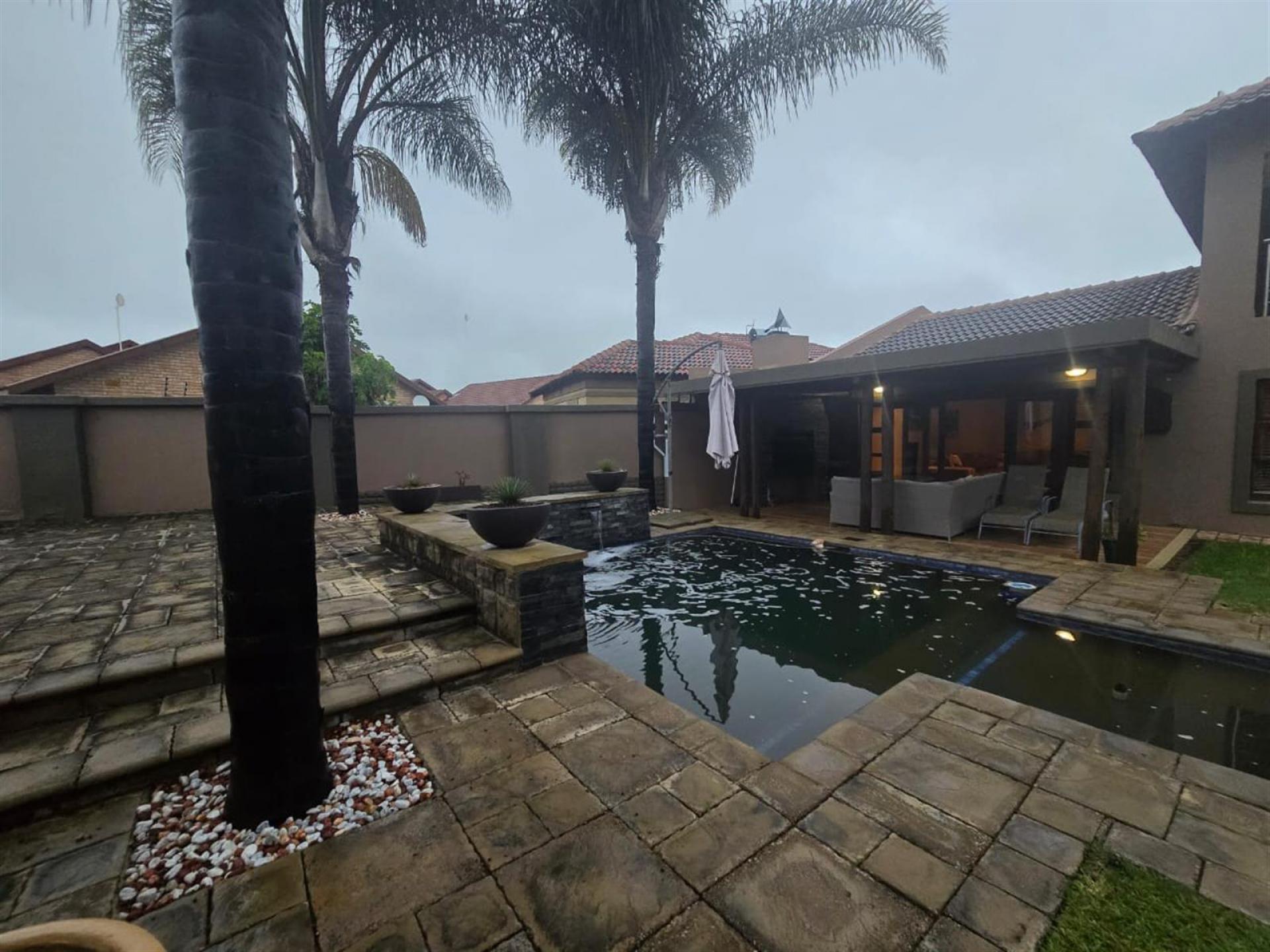  of property in Bendor