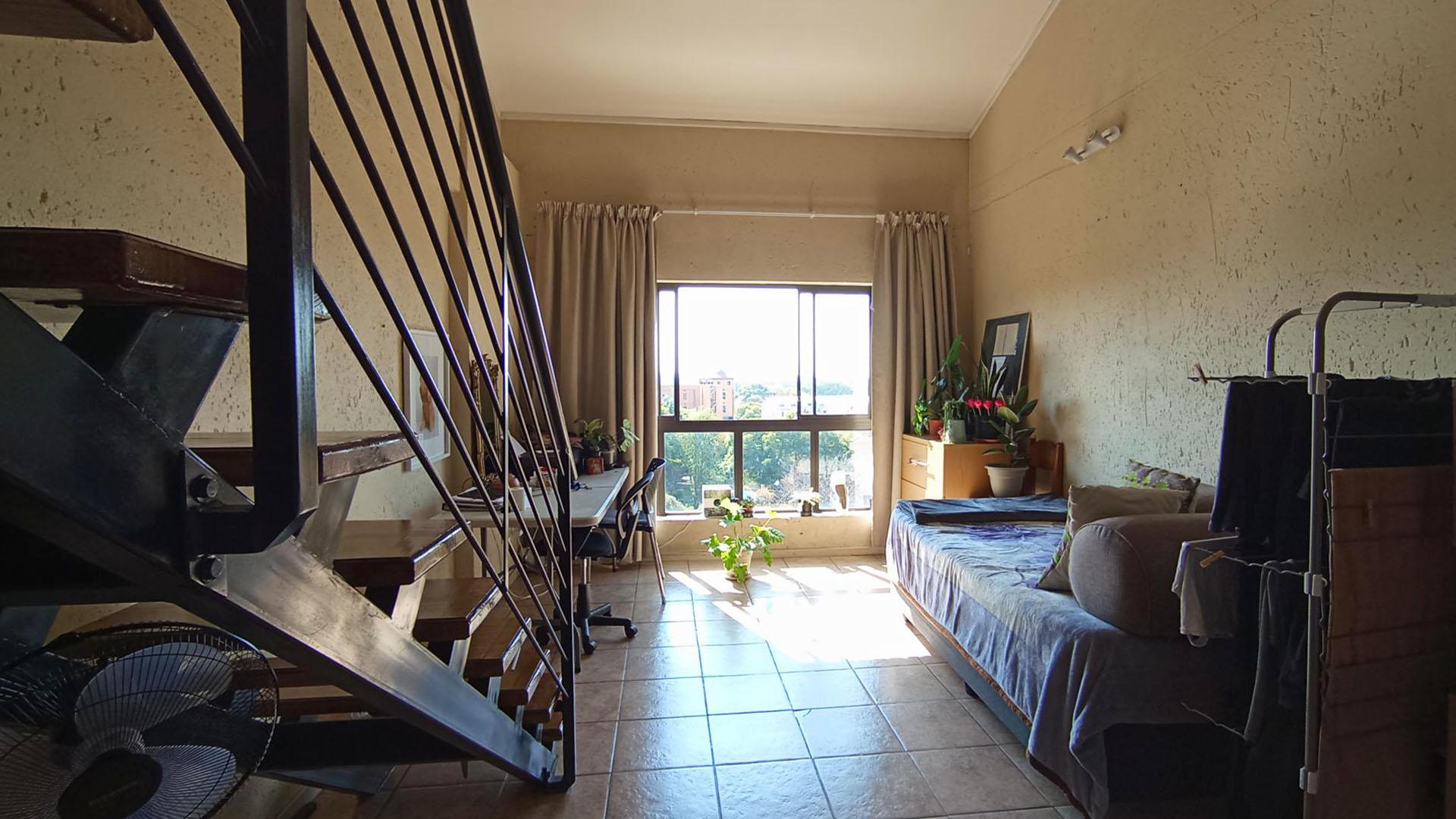 Lounges - 15 square meters of property in Hillcrest