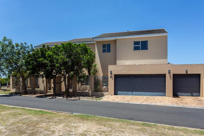 6 Bedroom House for Sale For Sale in Vredekloof Heights - MR712168
