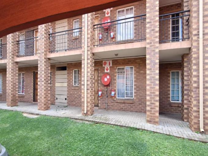 2 Bedroom Apartment for Sale For Sale in Comet - MR712173