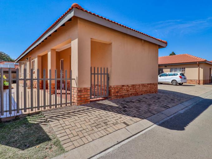 3 Bedroom Simplex to Rent in Waterval East - Property to rent - MR712177