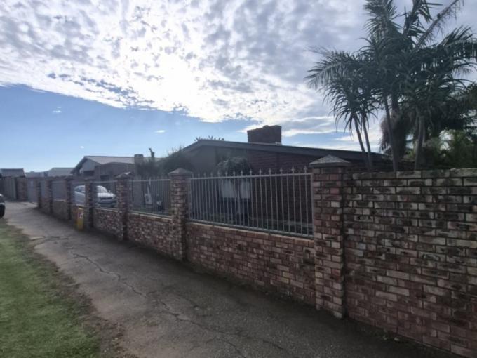 4 Bedroom House for Sale For Sale in Despatch - MR712185