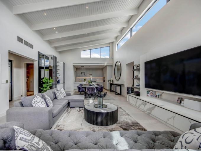 3 Bedroom Simplex for Sale For Sale in Morningside - MR712191