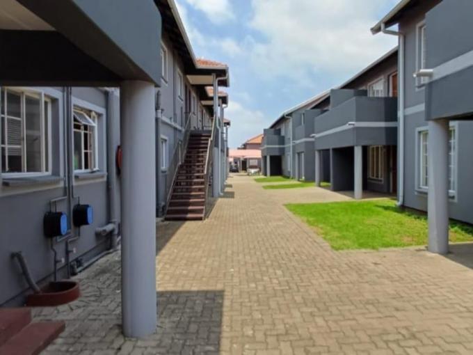 2 Bedroom Simplex for Sale For Sale in Boksburg - MR712203
