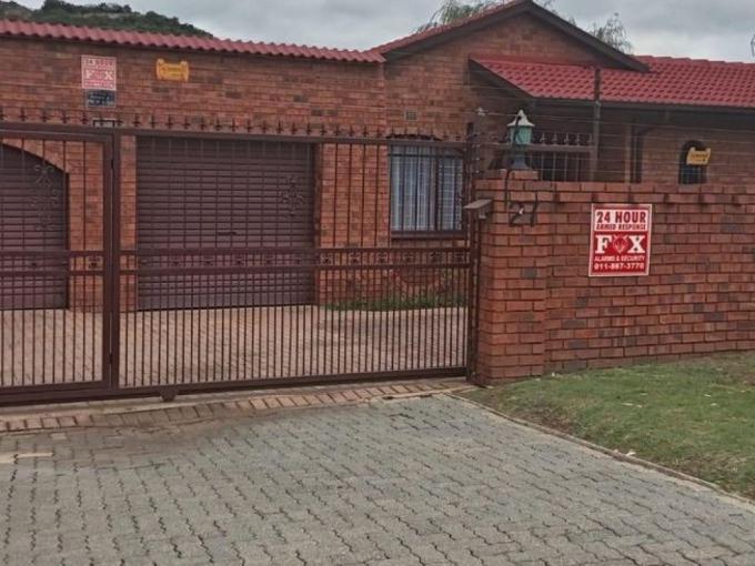 3 Bedroom House for Sale For Sale in Glenvista - MR712205