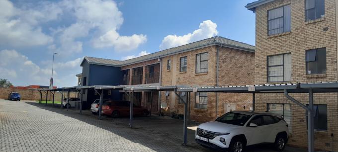 2 Bedroom Apartment for Sale For Sale in Weltevreden Park - MR712210