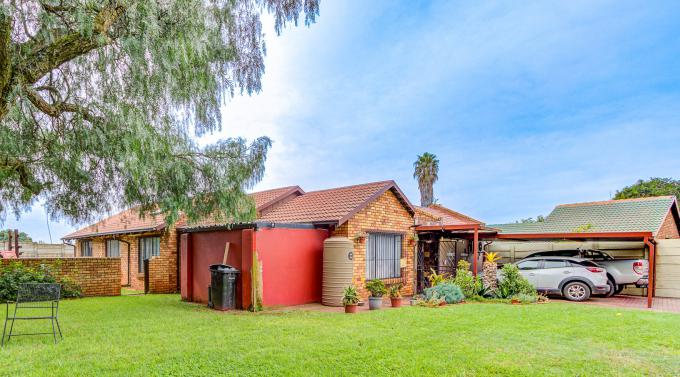3 Bedroom House for Sale For Sale in Pomona - MR712216