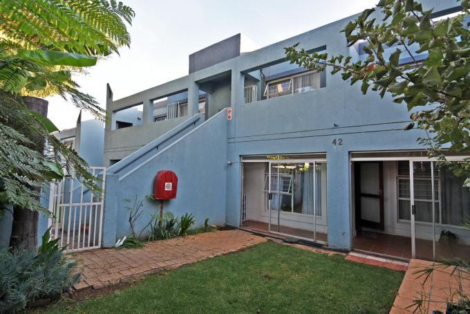 2 Bedroom Apartment for Sale For Sale in Weltevreden Park - MR712234