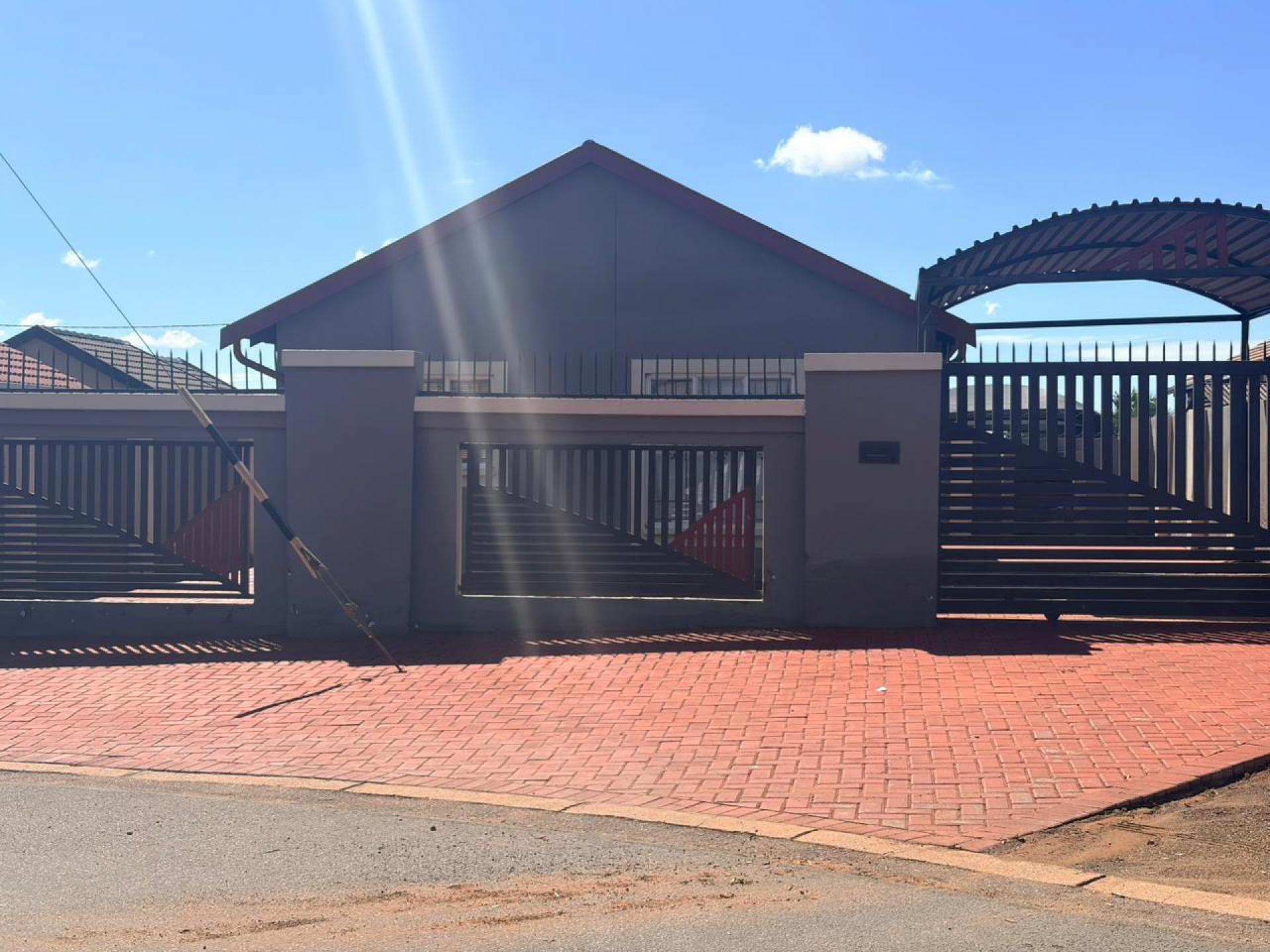  of property in Rosslyn