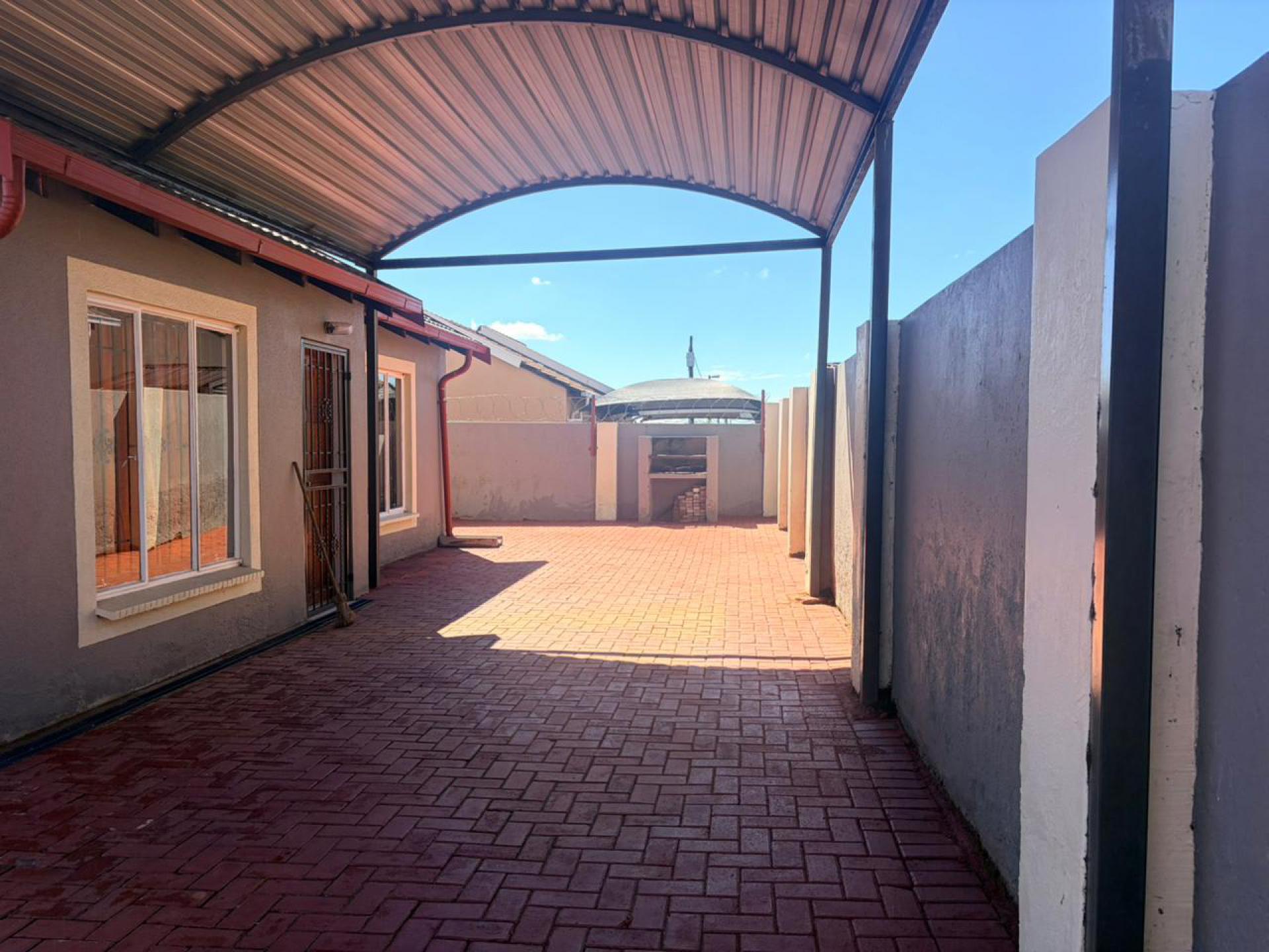  of property in Rosslyn