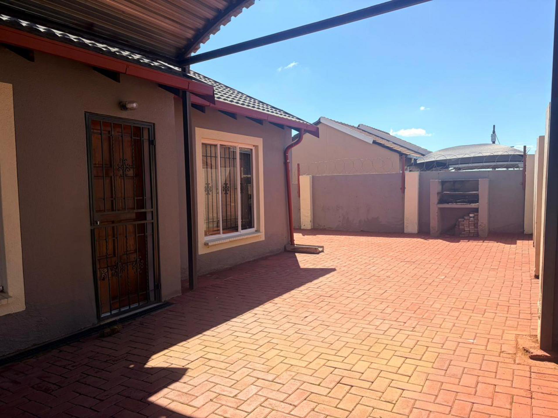  of property in Rosslyn