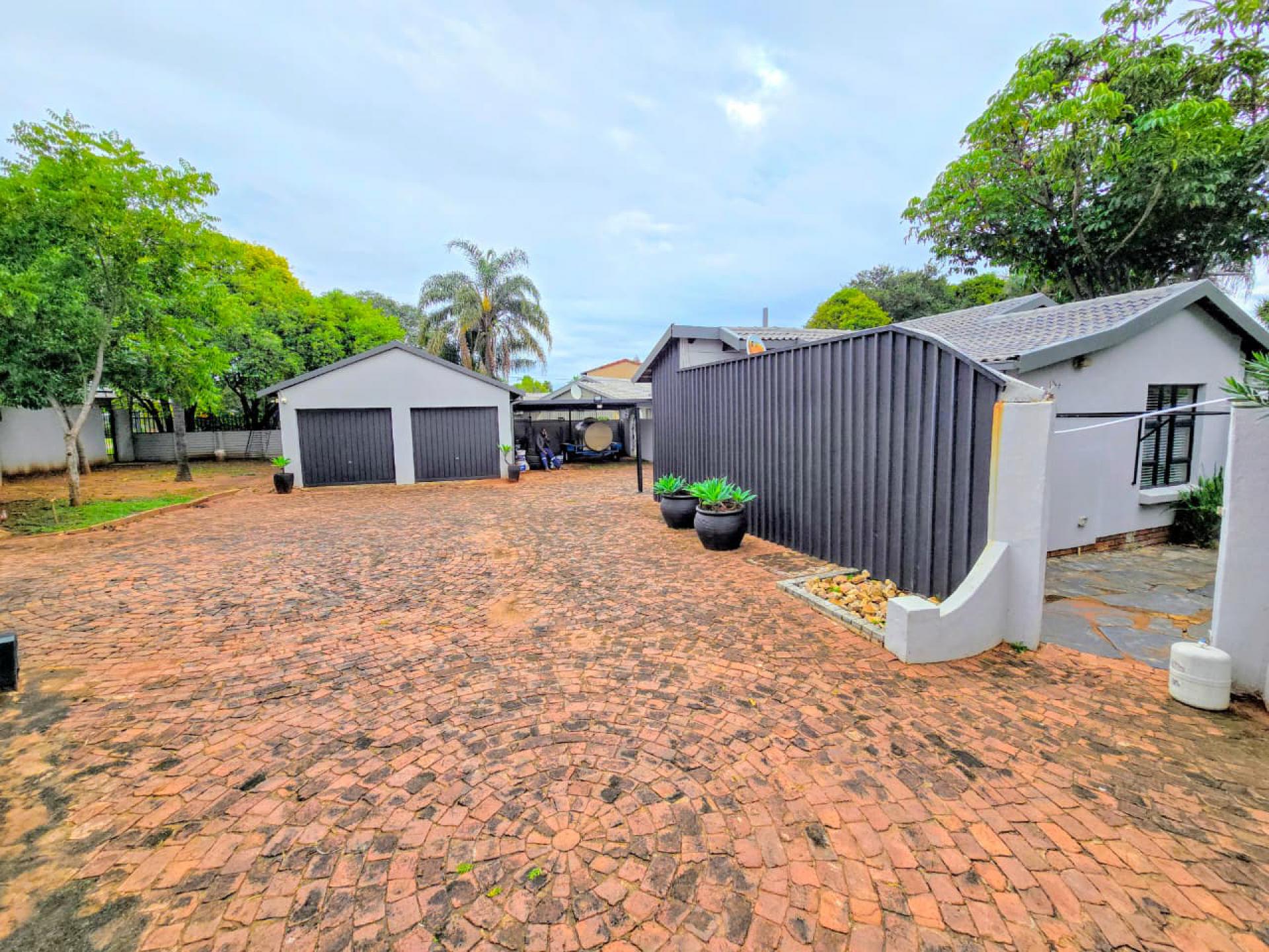  of property in Sinoville