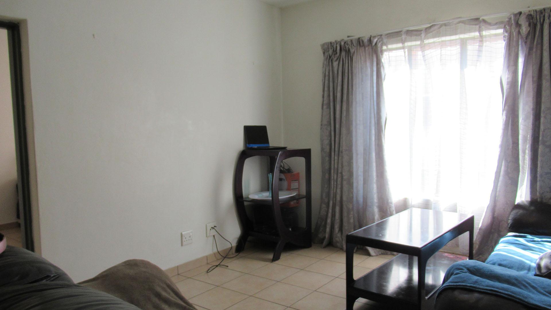 Lounges - 20 square meters of property in Grand Central